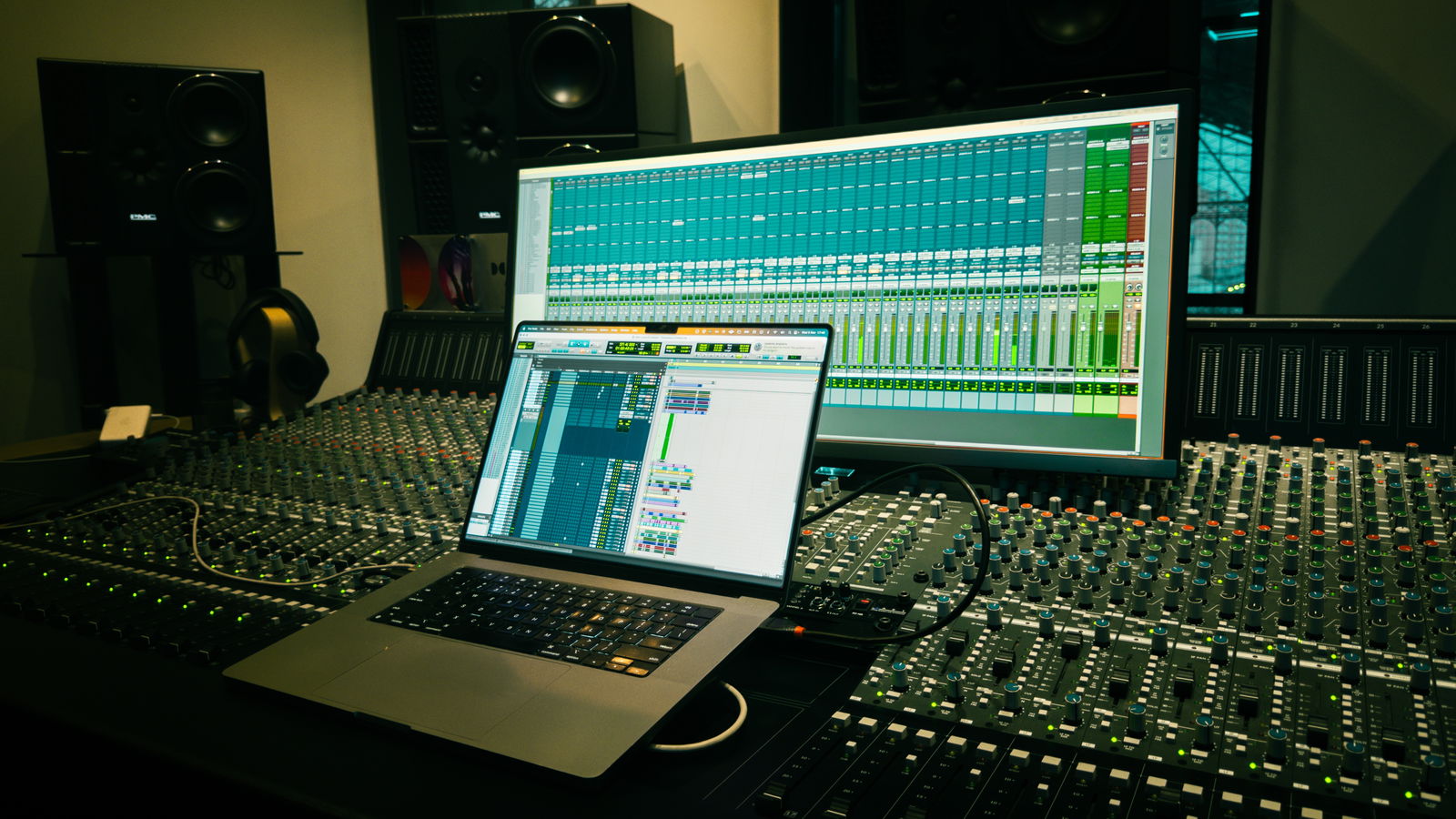 Los estudios de Warner están increíblemente equipados para lograr las mejores mezclas