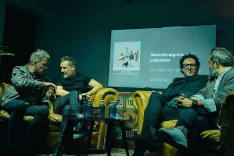 Samsung demuestra que sus barras de sonido son perfectas para todo tipo de usuario de una manera peculiar: con el mejor indie de 'Love of Lesbian' Samsung demuestra que sus barras de sonido son perfectas para todo tipo de usuario de una manera peculiar: con el mejor indie de 'Love of Lesbian'