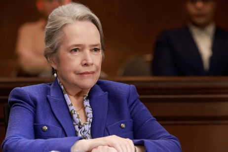 Esta serie de abogados con Kathy Bates te llevará de vuelta a los dramas judiciales de los 80 Esta serie de abogados con Kathy Bates te llevará de vuelta a los dramas judiciales de los 80