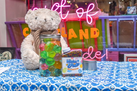 OpenAI perdona al oso de peluche que enseñaba a los niños a usar cuchillos y pastillas