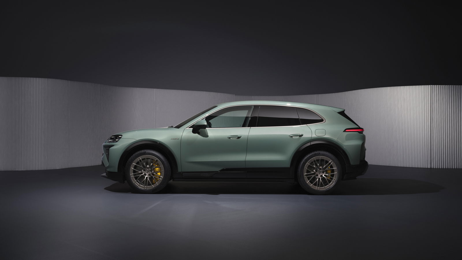 Lateral del Porsche Cayenne Electric