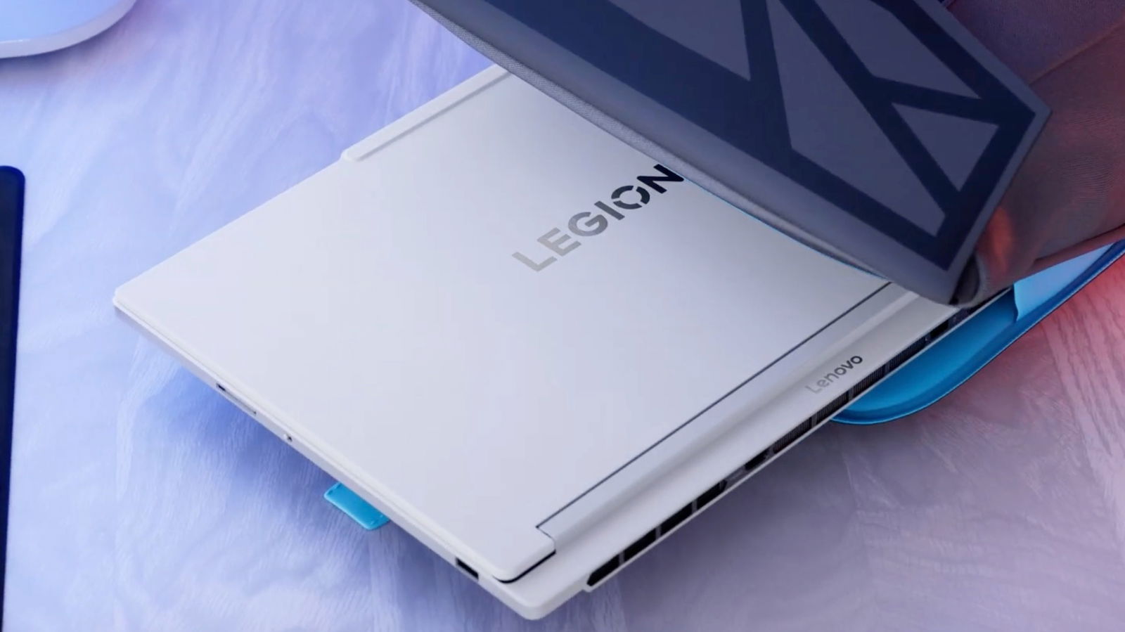 Lenovo Legion 7i Gen 10 medidas