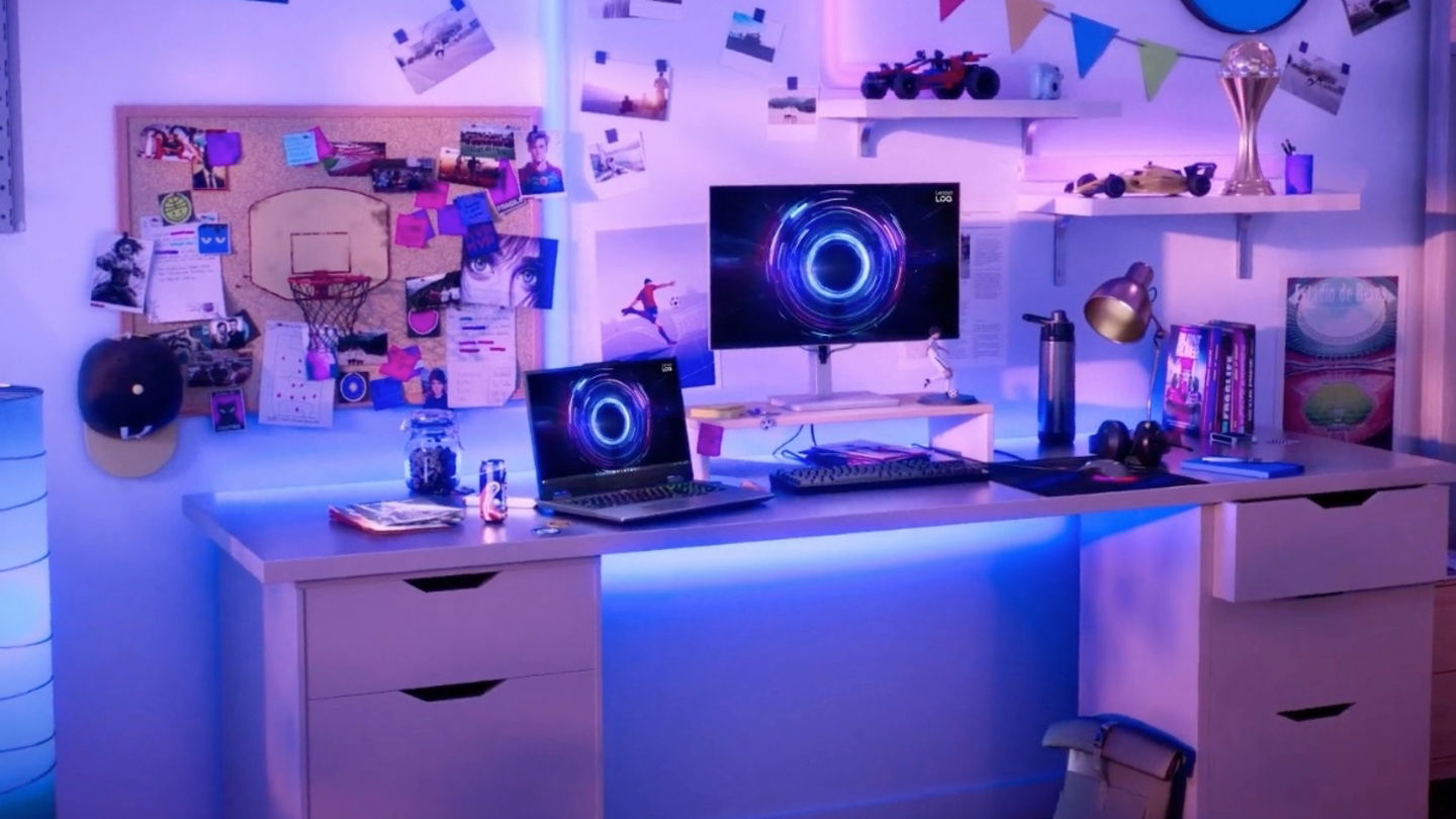 Lenovo LOQ 17i Gen 10 monitor