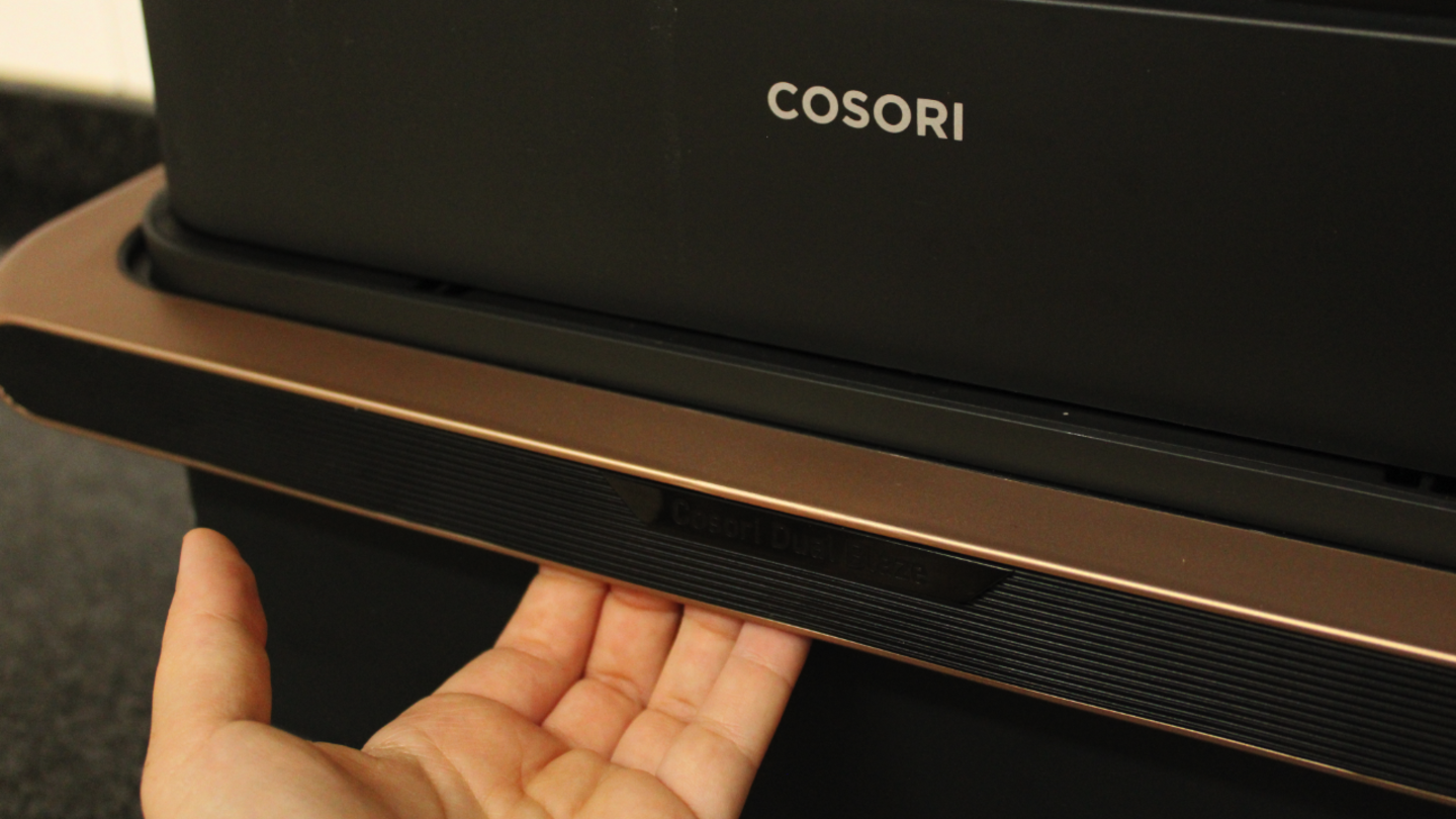 Mango de la Cosori Dual Blaze Twinfry