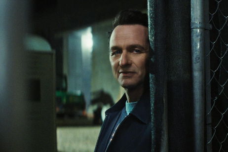 La miniserie que lo está petando en España. Solo tiene 8 capítulos, está top 2 en Netflix y es mucho más adictiva de lo que imaginas La miniserie que lo está petando en España. Solo tiene 8 capítulos, está top 2 en Netflix y es mucho más adictiva de lo que imaginas