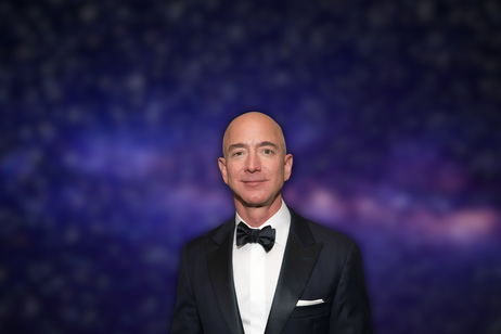 Jeff Bezos, padre de Amazon, le declara la guerra a la industria pesada: "Tendremos que llevarla toda fuera de la Tierra" Jeff Bezos, padre de Amazon, le declara la guerra a la industria pesada: "Tendremos que llevarla toda fuera de la Tierra"