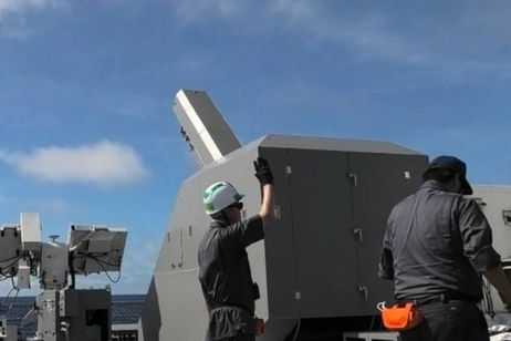 China está construyendo un portaviones nuclear con armas láser que parecen ciencia ficción capaces de destrozar a cualquier aeronave europea o americana