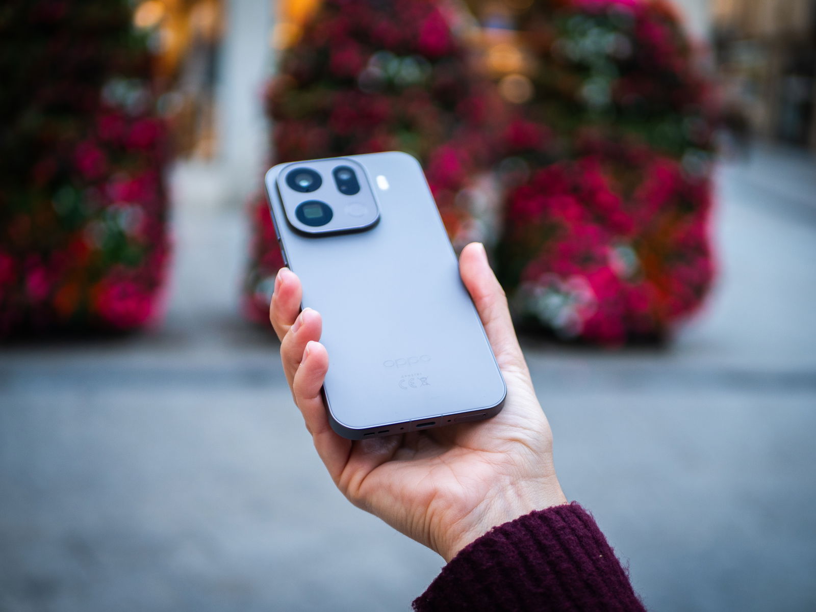 OPPO Find X9 Pro color titanio