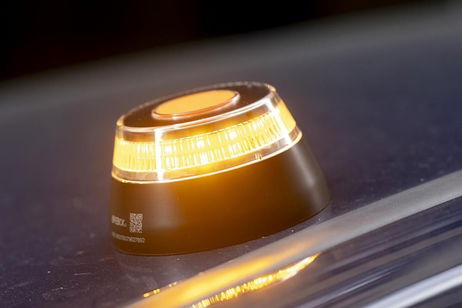 Tus datos no van a la DGT: descubren que el dominio al que se envía la información de las balizas V-16 pertenece a un misterioso usuario particular Tus datos no van a la DGT: descubren que el dominio al que se envía la información de las balizas V-16 pertenece a un misterioso usuario particular