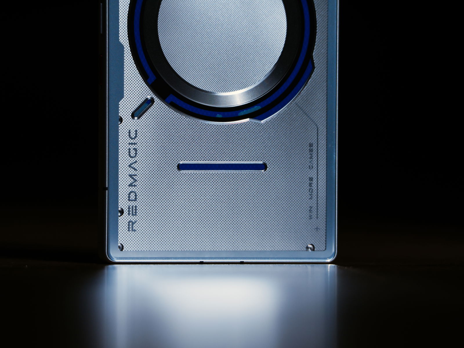 REDMAGIC 11 PRO INFERIOR