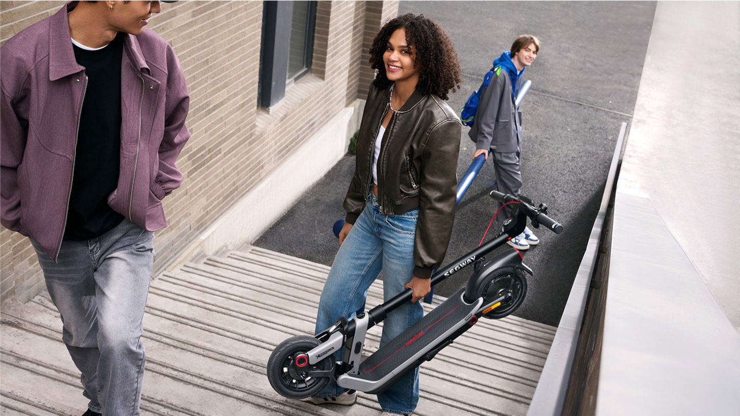 Rebaja brutal para el patinete eléctrico Segway con 45 kilómetros de autonomía y suspensión doble