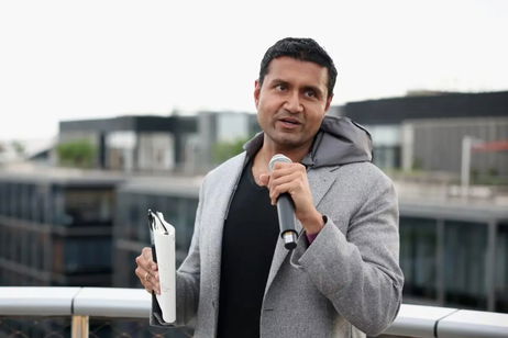 El director de Palantir defiende que la visión religiosa ayuda a desconfiar de la IA: “No compramos relatos tecnosalvadores" El director de Palantir defiende que la visión religiosa ayuda a desconfiar de la IA: “No compramos relatos tecnosalvadores"