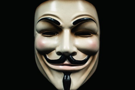 Una semana más tarde de lo que debería, pero HBO ha anunciado una serie de 'V de Vendetta'