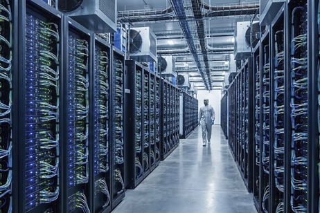 55.000 kilómetros de fibra y una sola misión: así es el "superordenador" distribuido con el que China quiere ganar la carrera de la IA 55.000 kilómetros de fibra y una sola misión: así es el "superordenador" distribuido con el que China quiere ganar la carrera de la IA