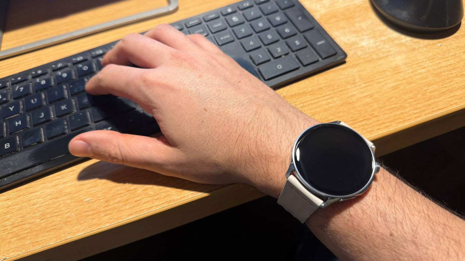 Análisis OnePlus Watch Lite: una apuesta asequible que saca músculo en comodidad, batería y deporte