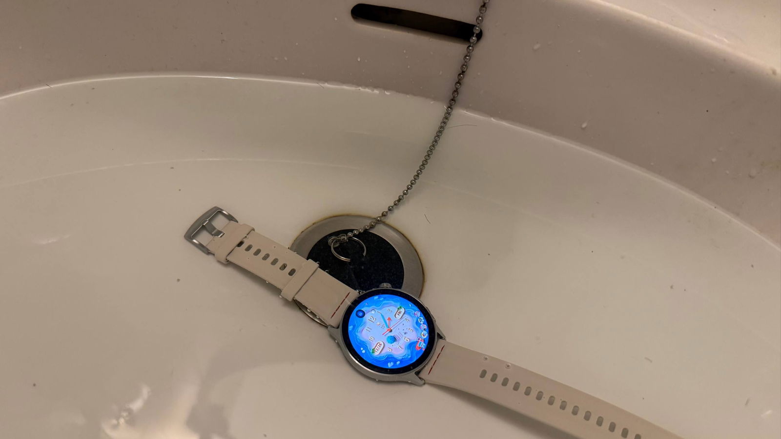 Análisis OnePlus Watch Lite: una apuesta asequible que saca músculo en comodidad, batería y deporte