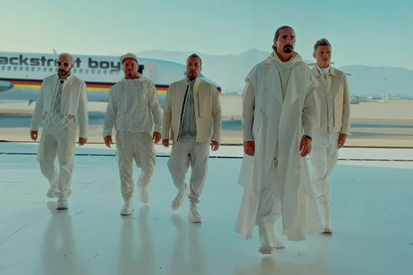 Los Backstreet Boys recrean su mítico videoclip de 'I Want It That Way' 26 años despúes, con una importante diferencia
