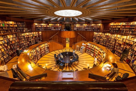 La "destrucción del conocimiento": la ciencia se está llenando de estudios fantasma inventados por la IA