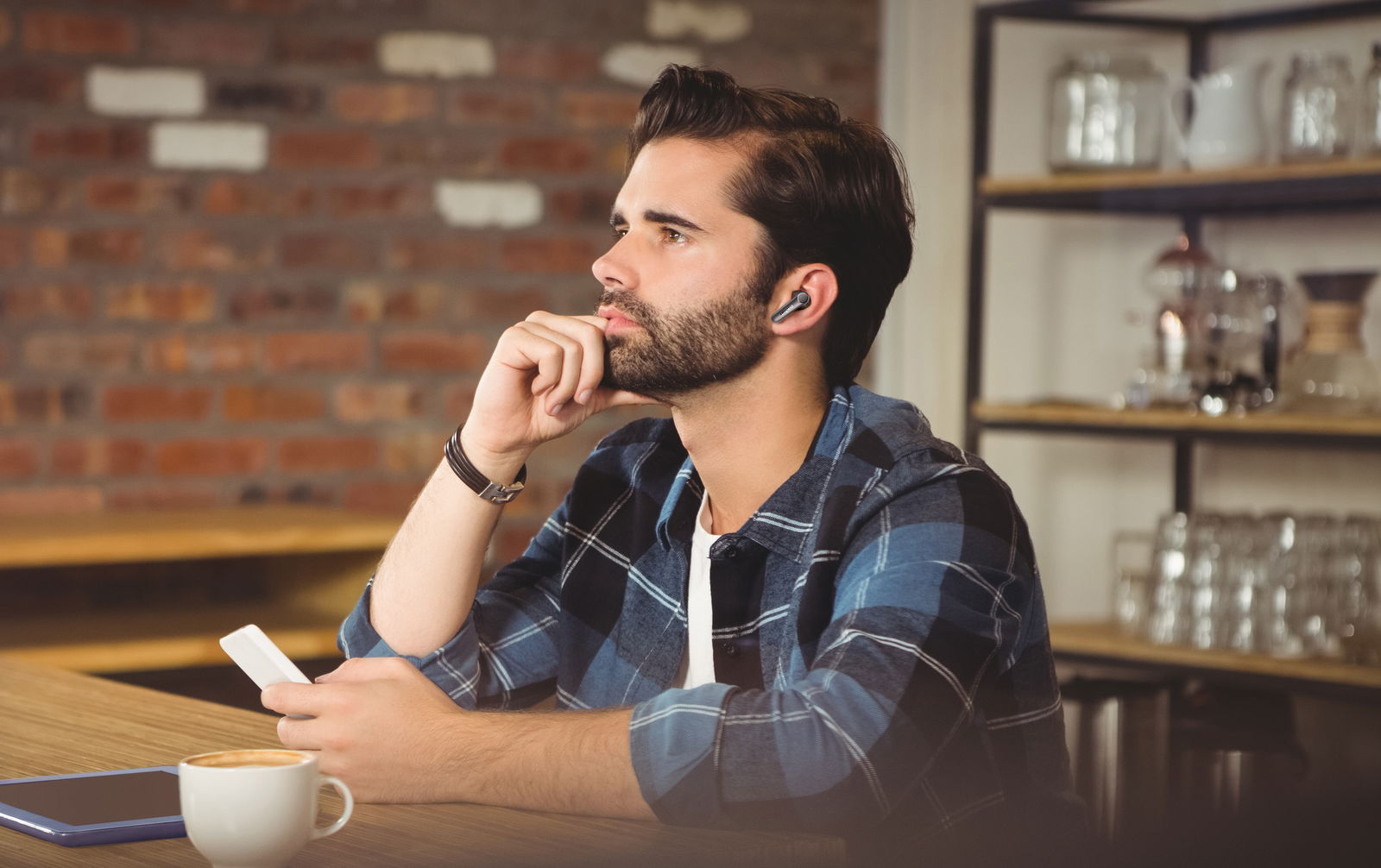 EarFun se hace notar en el CES 2026: Bluetooth 6.0, 100 horas de batería y traducción por IA para humillar a la gama alta