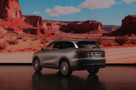 El EBRO más avanzado aterriza en España: precios y versiones del S900 PHEV 4x4