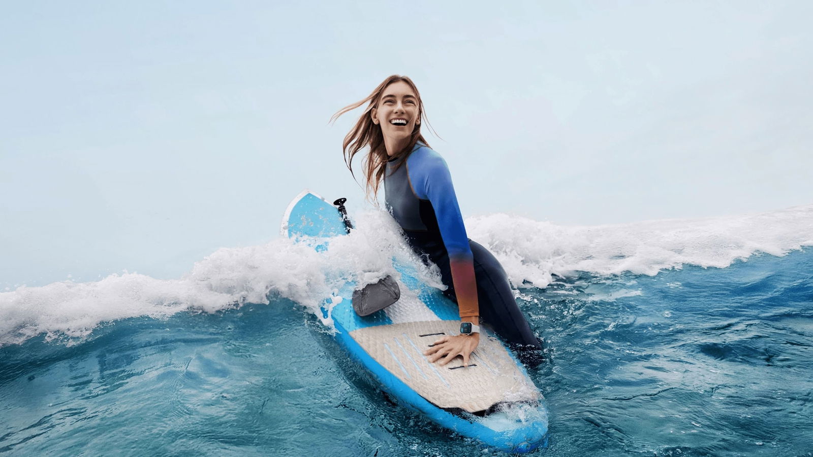 Este reloj inteligente de HUAWEI es resistente a condiciones climáticas y al agua