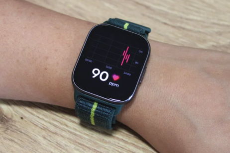 Solo 60 euros por este reloj inteligente Motorola: pantalla OLED, 16 días de batería y 40% de descuento