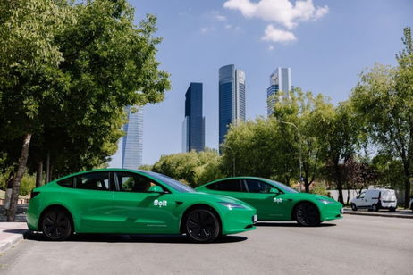 Adiós al conductor: Stellantis y Bolt se alían para llenar Europa de coches autónomos a partir de 2026