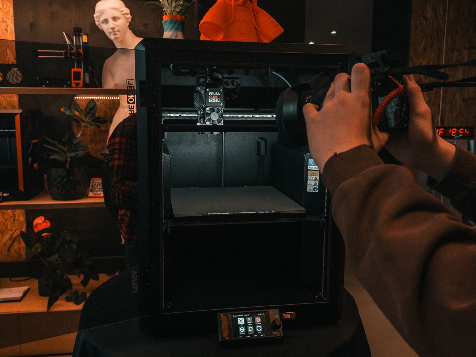 Estéticamente cumple con absolutamente todo lo que se puede pedir de un dispositivo tope de gama