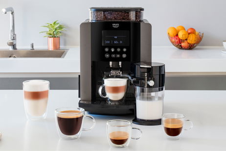 Tu nuevo ritual de café empieza con el Krups Roma, que hace espresso y capuccino como un barista sin mover un dedo