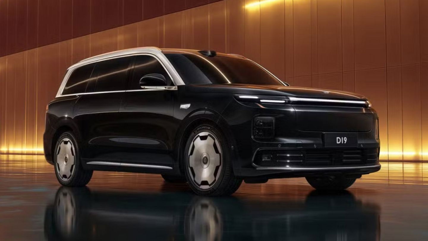 Tiene motor de gasolina, pero su batería es más grande que la de un Tesla: el nuevo "gigante" de Leapmotor rompe todos los récords