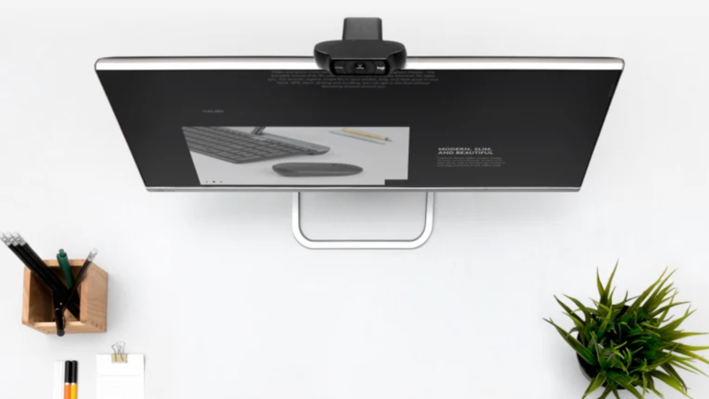 La logitech C920 HD Pro sigue siendo la mejor webcam calidad full hd sonido claro y funciona a la primera siempre