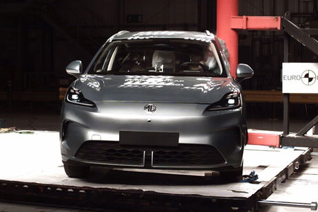 Más seguro que un compacto europeo: el nuevo MG4 "Urban" arrasa en los test de choque con 5 estrellas y prepara su desembarco en Europa Más seguro que un compacto europeo: el nuevo MG4 "Urban" arrasa en los test de choque con 5 estrellas y prepara su desembarco en Europa