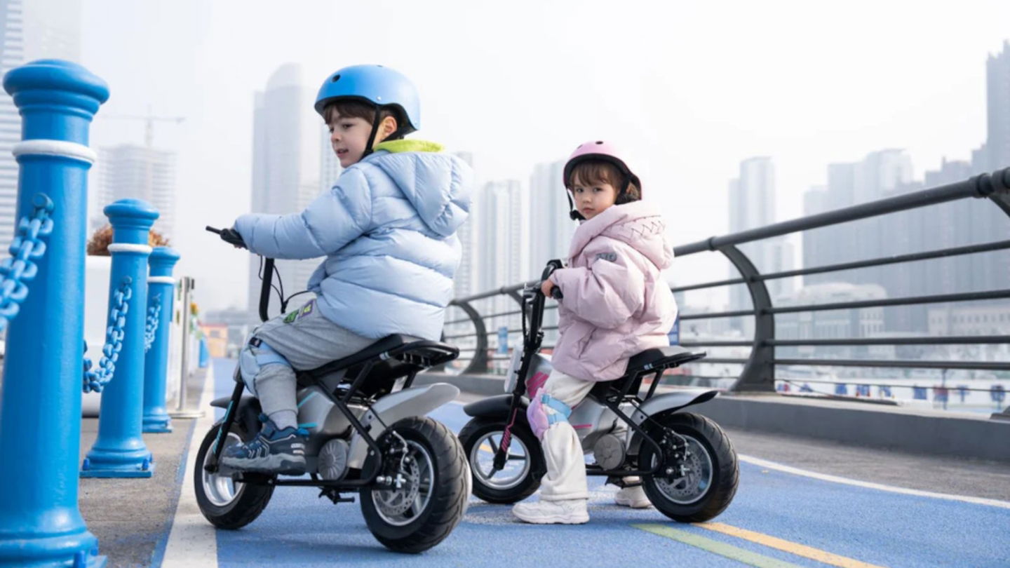 Tu peque conquistará el parque con esta moto infantil: 20 km/h de diversión para niños de 3 a 12 años, y está con un 53% de descuento