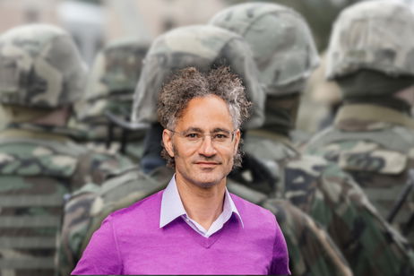"Cuantos más crímenes de guerra, mejor para mi negocio": el CEO de Palantir suelta la bomba y defiende la violencia "Cuantos más crímenes de guerra, mejor para mi negocio": el CEO de Palantir suelta la bomba y defiende la violencia