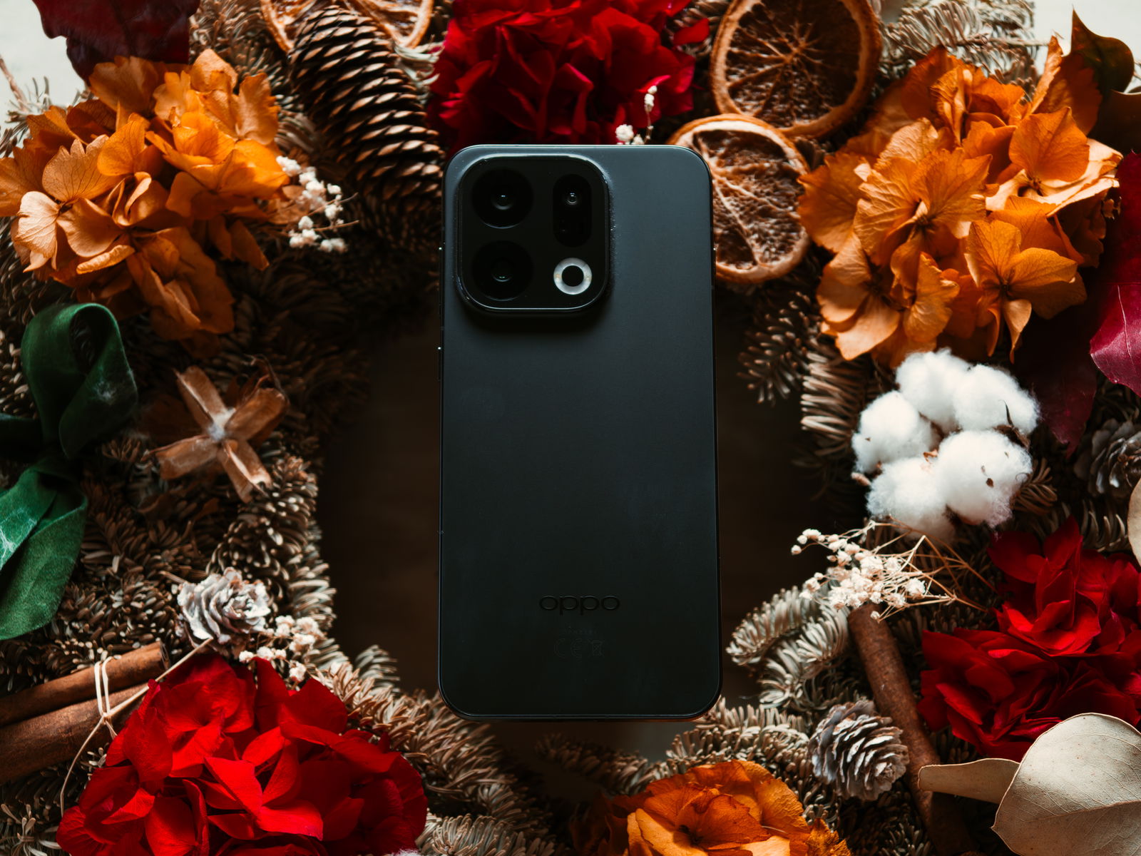 Parte trasera del OPPO Find X9 negro mate