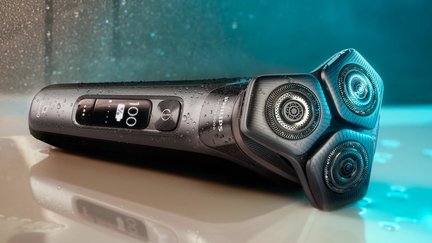 Esta Philips de gama alta hunde su precio: 150.000 cortes por minutos, cabezal 360º y tecnología SkinIQ