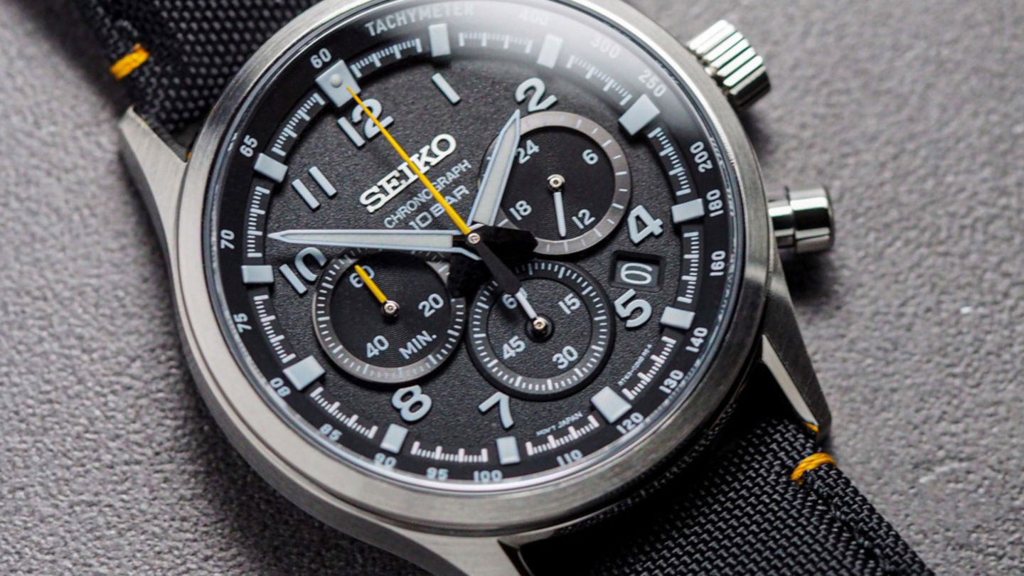 Ofertón en Amazon para un cronógrafo japonés icónico, con caja de acero inoxidable y cristal de zafiro