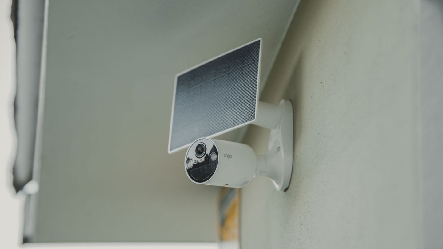 Vista detalle panel Tapo C410 Kit