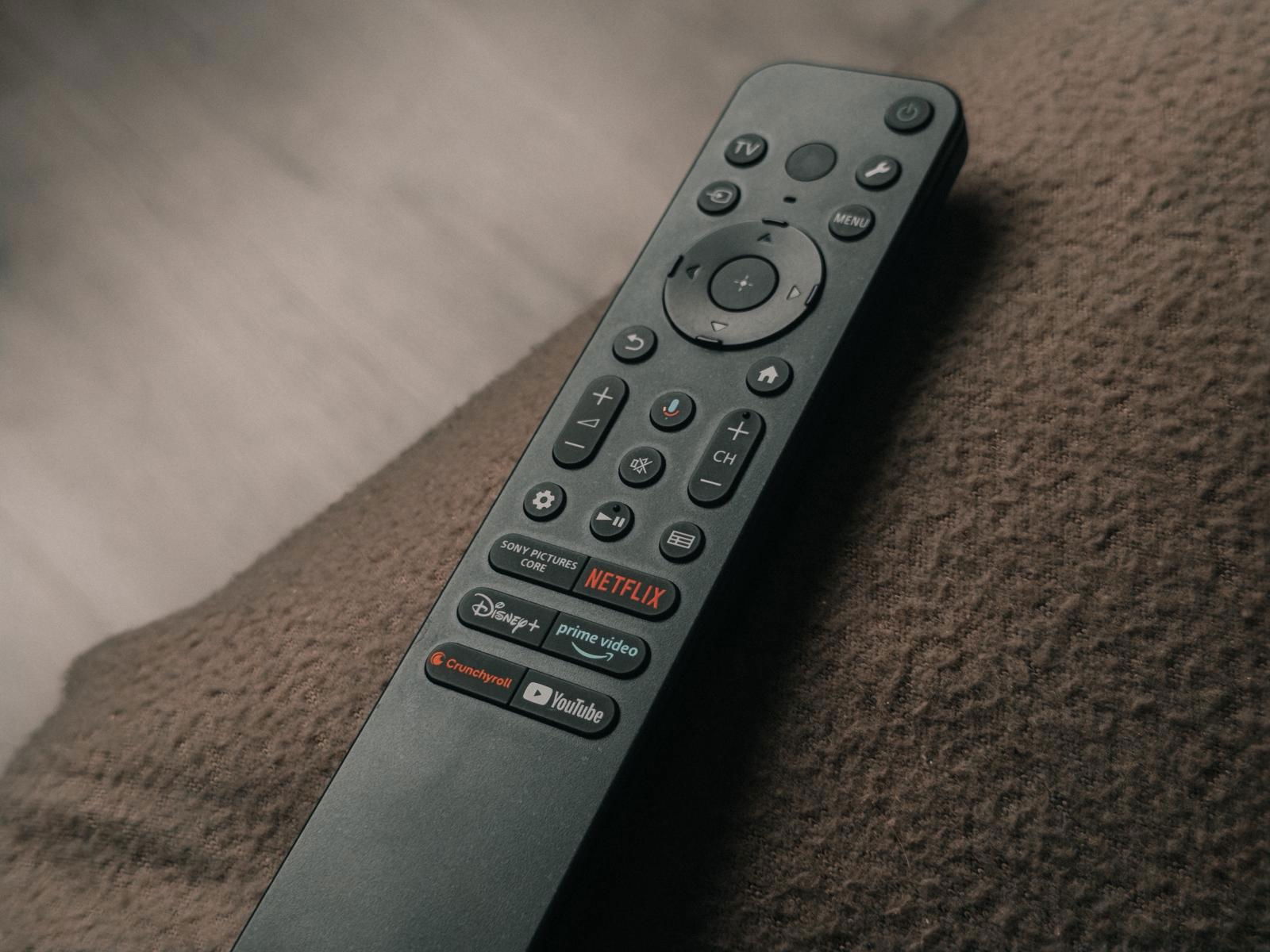 El mando tiene un estilo azulado que le sienta bastante bien