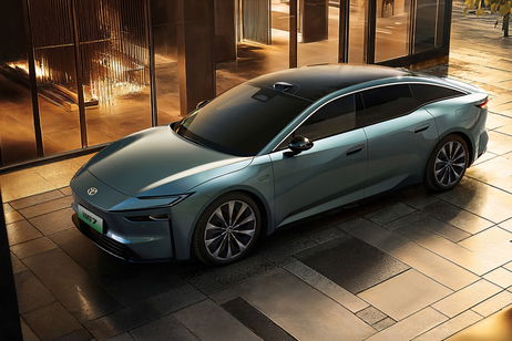 Corazón HUAWEI y alma Xiaomi: el Toyota bZ7 fusiona a los grandes rivales tecnológicos