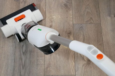 Por 80 euros no vas a encontrar un fregona inteligente como esta: aspira, friega el suelo y se limpia sola Por 80 euros no vas a encontrar un fregona inteligente como esta: aspira, friega el suelo y se limpia sola