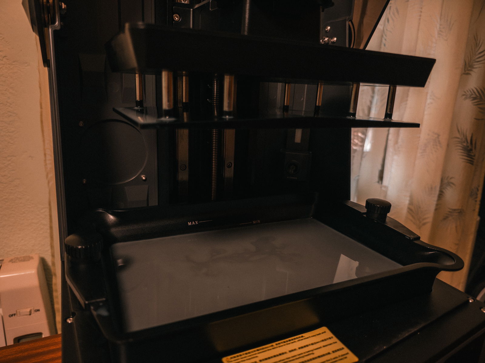 El depósito de resina de la ELEGOO Saturn 4 Ultra 16K