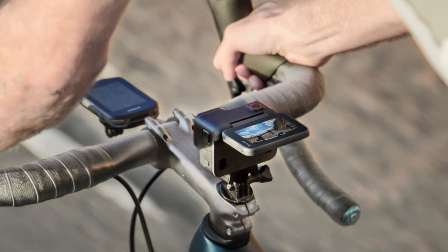 Insta360 Ace Pro ciclismo