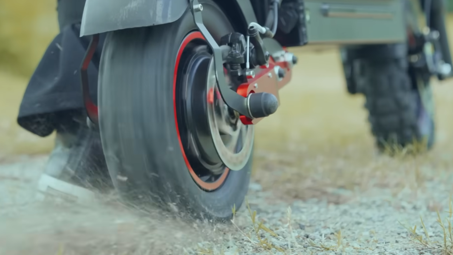 El patinete eléctrico que todos quieren: iX5s con 1000W, 65 km de autonomía y ruedas todoterreno con más de 100 euros de descuento