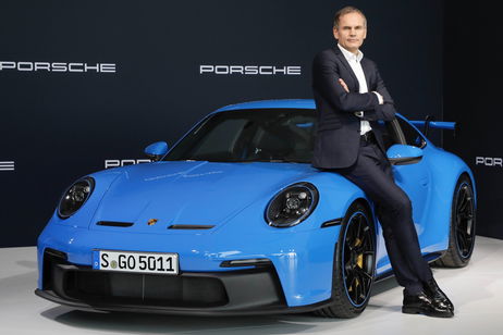 "Nos equivocamos": el CEO de Porsche abandona el cargo admitiendo que forzar el salto al eléctrico fue un error