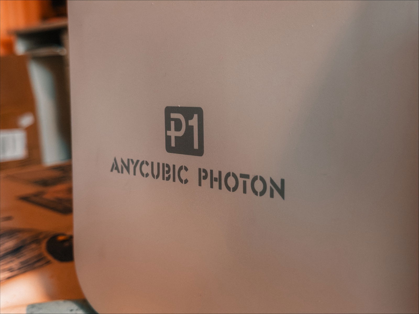La Photon P1 de Anycubic tiene un diseño bonito y muy profesional | Fotografía de Esteban García Marcos