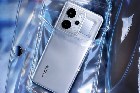 Mitad móvil, mitad power bank: realme confirma la llegada de su bestia de 10.001 mAh con diseño semitransparente Mitad móvil, mitad power bank: realme confirma la llegada de su bestia de 10.001 mAh con diseño semitransparente