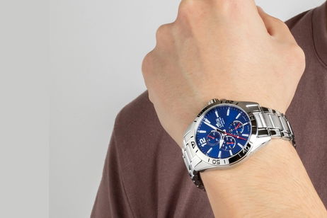 Acero inoxidable, movimiento de cuarzo y cristal mineral de alta resistencia en un reloj Lotus barato y disponible en varios colores