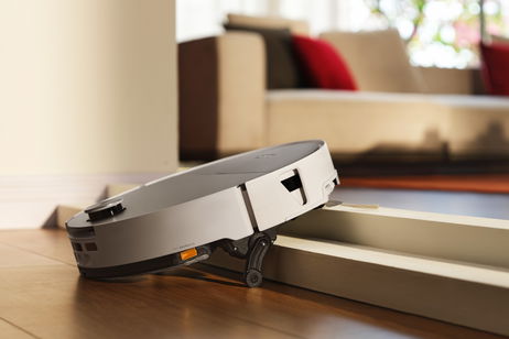 Roborock conquista el CES 2026: aspiradores que "escalan", espuma mágica y un cortacésped con visión 360°