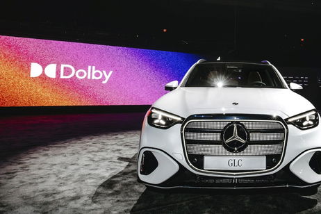 Tu Mercedes sonará mejor que tu casa: llega el soporte de Dolby Atmos a través de Apple CarPlay